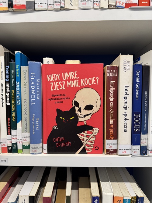 Zdjęcie książki "Kiedy umrę, zjesz mnie, kocie? Odpowiedzi na najdziwniejsze pytania o śmierci"