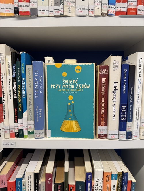 Zdjęcie książki "Śmierć przy myciu zębów. Chemia dla zabieganych"