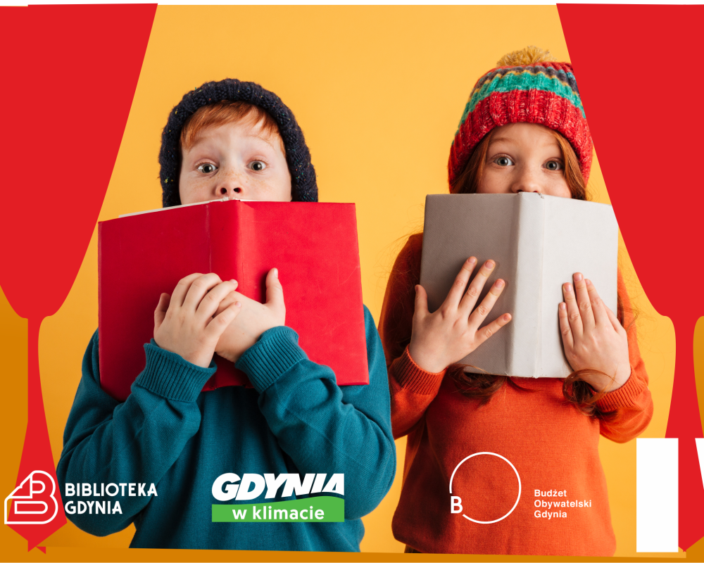 Dzieci w zimowych czapkach trzymające otwarte książki w rękach. Za nimi czerwona kurtyna.