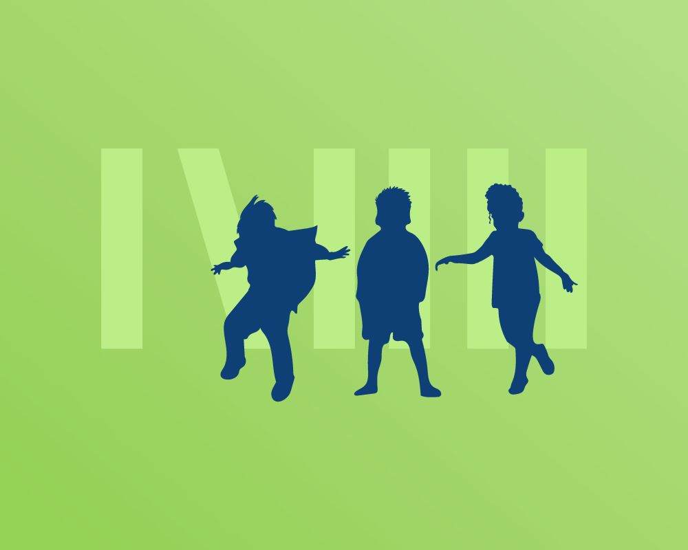 Cienie trójki bawiących się dzieci na zielonym tle. 