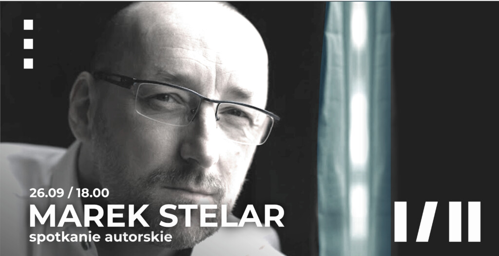 Marek Stelar. Mężczyzna w okularach, z delikatnym zarostem