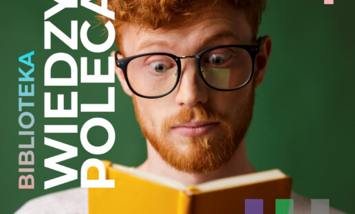Ilustracja cyklu "Biblioteka Wiedzy poleca", ciemnozielona, z mężczyzną o zdziwionym wyrazie twarzy, czytającym książkę.