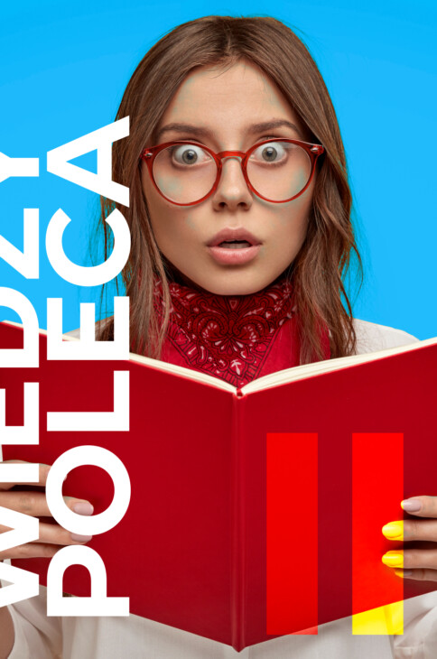 Kobieta przegląda książkę zdziwiona, po jej lewej stronie napis: Biblioteka Wiedzy poleca