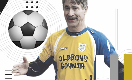 Tomasz Korynt w żółtoniebieskiej koszulce zespołu Arka Gdynia Oldboys
