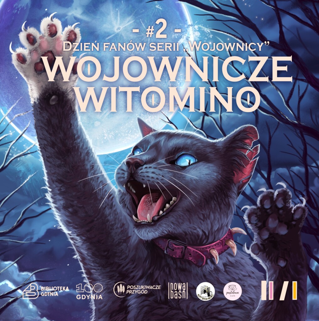 Czarny kot wystawiający łapę do góry. W tle księżyc w pełni.