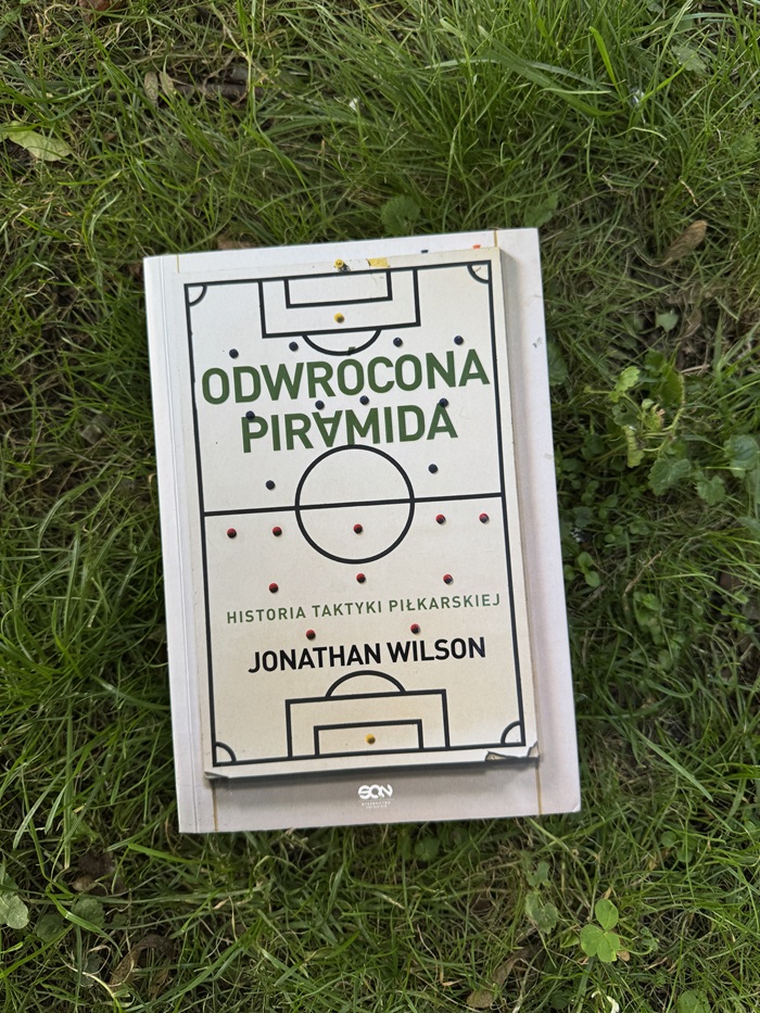 Zdjęcie książki "Odwr&oacute;cona piramida"