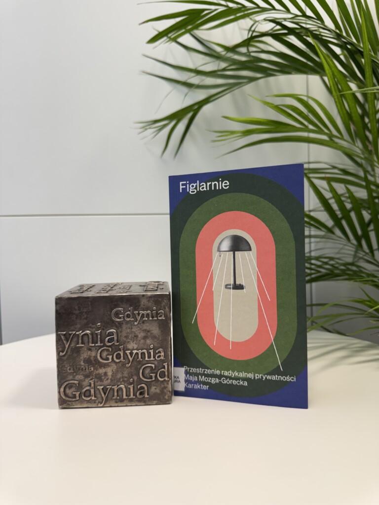 Zdjęcie książki nominowanej do 21. Nagrody Literackiej Gdynia "Figlarnie"
