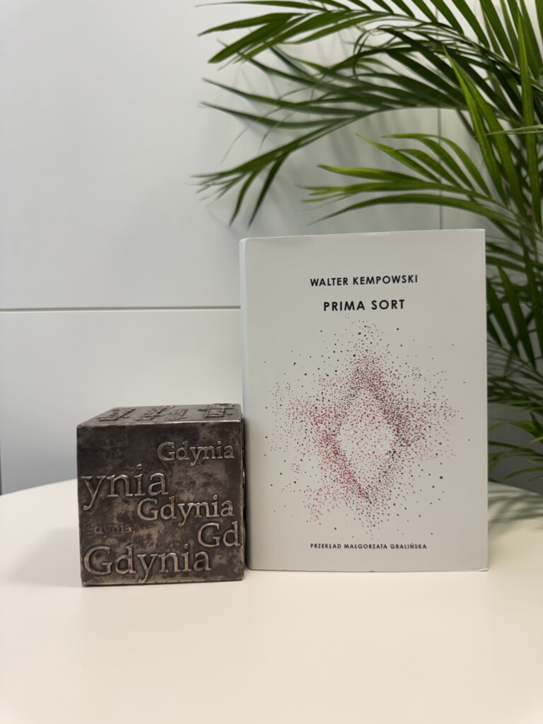 Zdjęcie książki nominowanej do 21. Nagrody Literackiej Gdynia "Prima sort"
